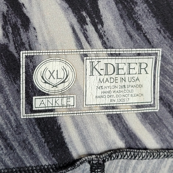 K-Deer Ankle Leggings in Mambo Black White Marble/Paint Strokes Sz XL EUC - Picture 7 of 7